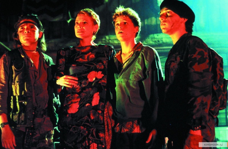Файл:The Lost Boys 1987 movie screen 4.jpg