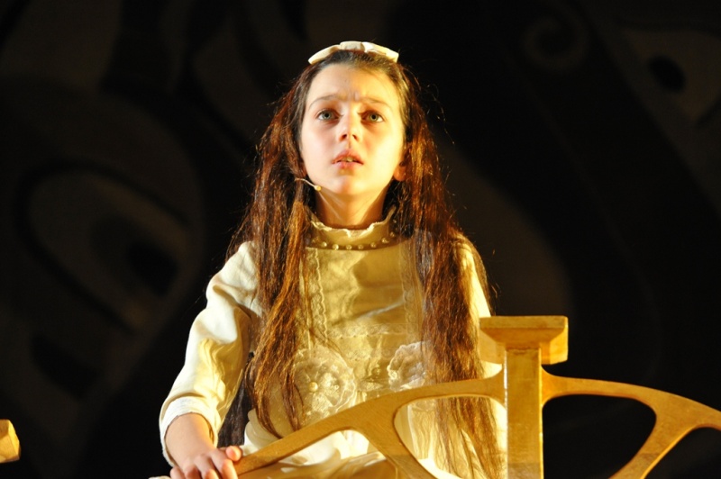 Файл:Жозефина Карр-Харрис в роли Лизы в спектакле В детской 1.jpg