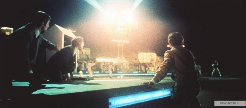 Файл:Close Encounters of the Third Kind 1977 movie screen 3.jpg