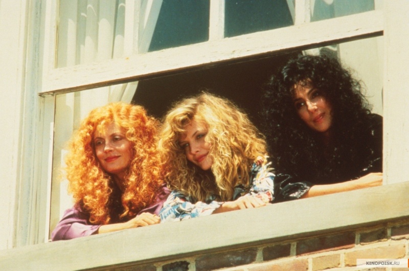 Файл:The Witches of Eastwick 1987 movie screen 2.jpg